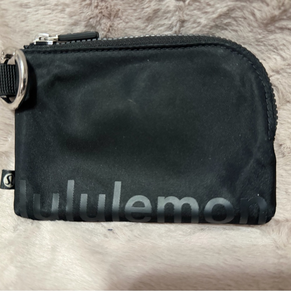 Lululemon Black Coin Pouch - pre-loved